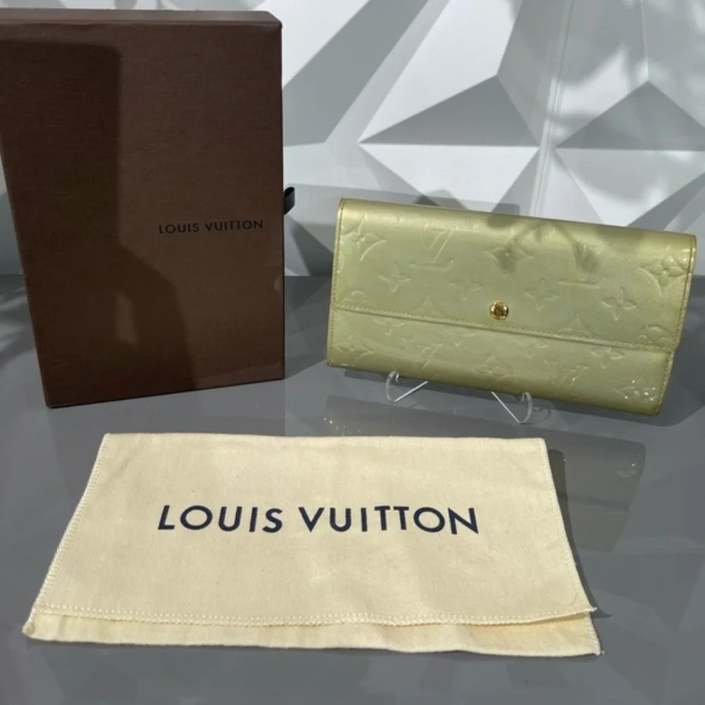 Louis Vuitton Glossy Beige Vernis Porte Wallet - Picture 3 of 15
